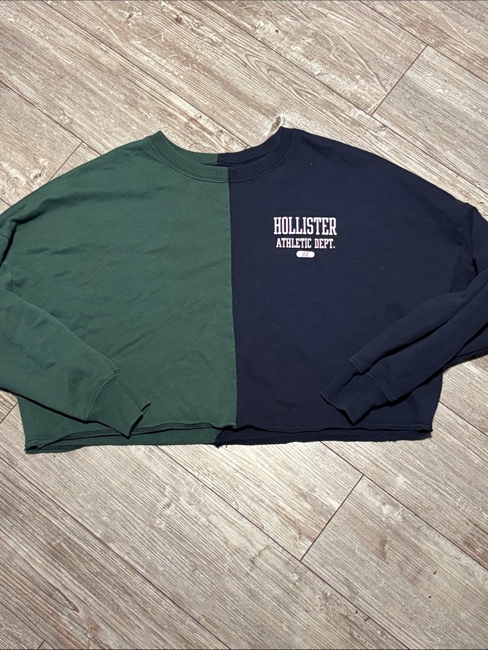Hollister Two-Tone Green & Navy Crewneck Sweatshirt